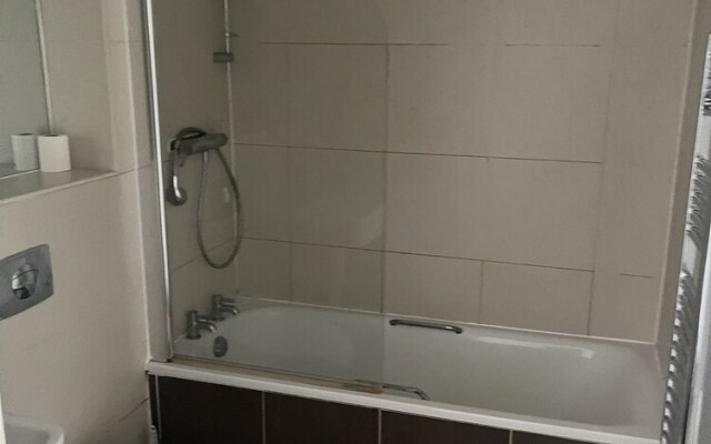 Modern Studio Apt in the Heart of Leeds Centre