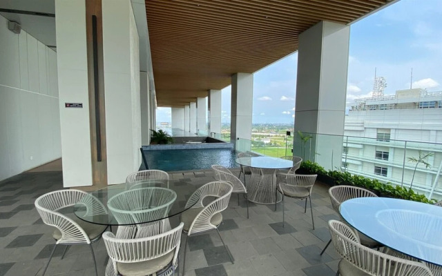 Warm And Cozy 1Br At The Smith Alam Sutera Apartment