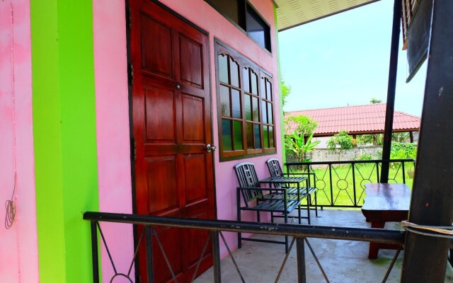 Ruan Chompoo Resort