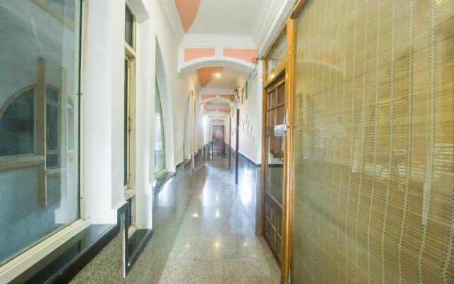 OYO Flagship 14803 Hotel Silver Inn