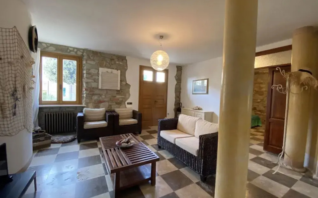 Apartment in Villa With Garden-rif Gioco