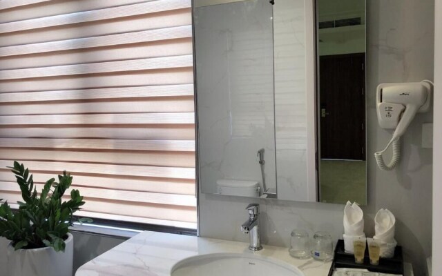 Lotus Hotel & Apartment