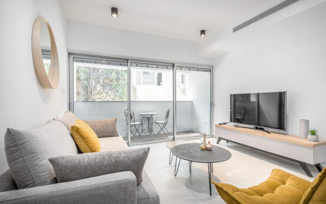 Stunning 1 BDR with balcony on Sheinkin st