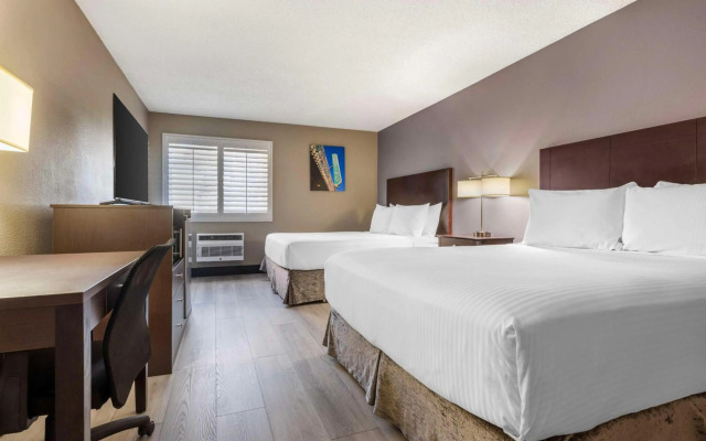 Comfort Inn & Suites Northern Kentucky