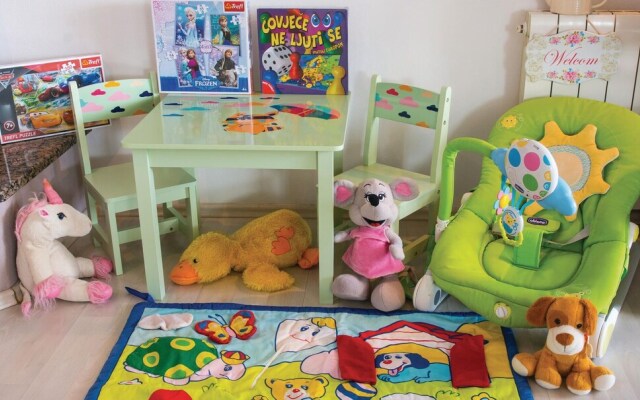 Amazing Home in Omis With Sauna, Wifi and 6 Bedrooms