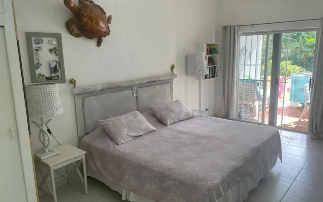 The Art Studio 12 Beachfront Apartment Barbados
