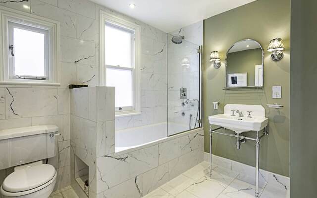 Bermondsey Bliss: Views, Comfort, and City Access!