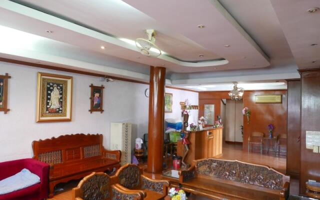 Max One Hotel