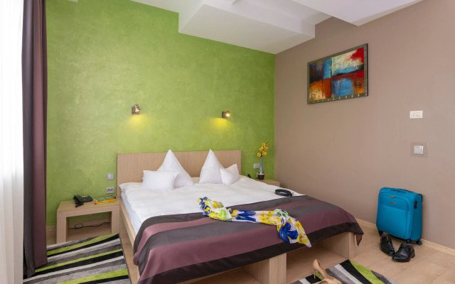 West City Hotel
