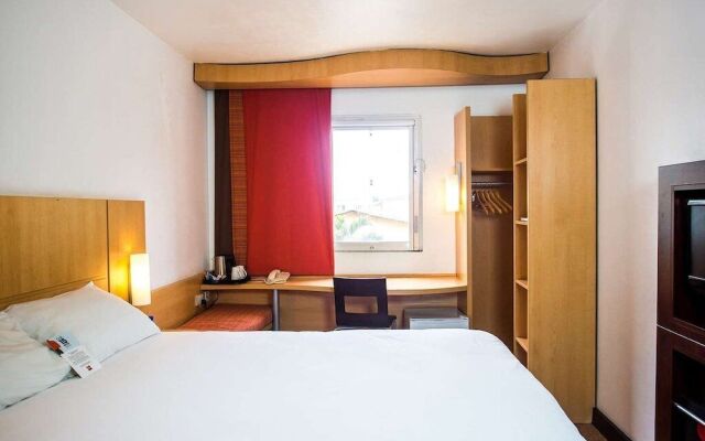 Royal Birds Hotel & Towers