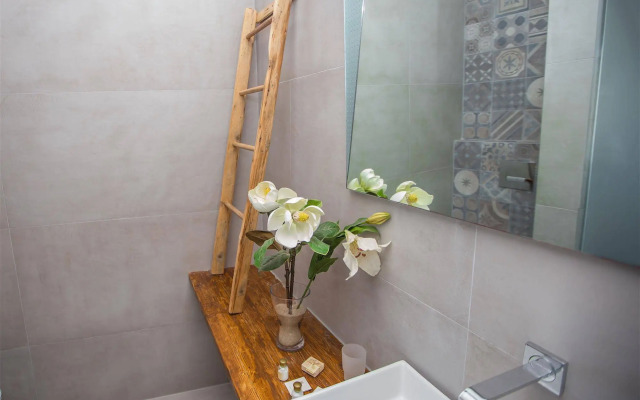 Tholaria Boutique Hotel