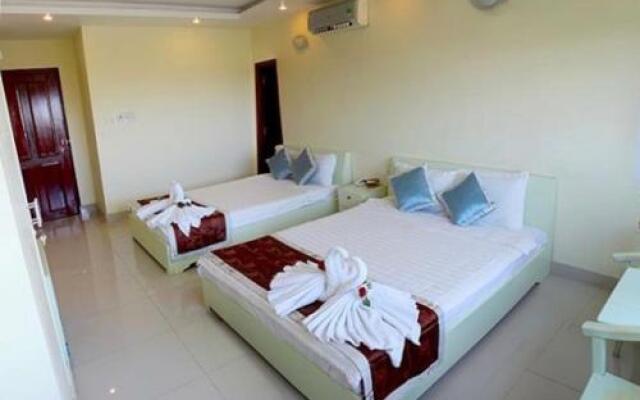 Khách sạn Huỳnh Tấn 2