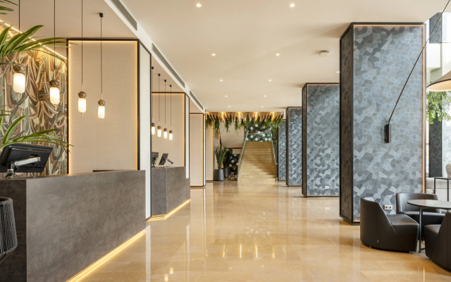 Hotel ILUNION Valencia 4