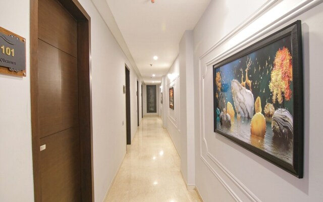 Fabhotel Prime K9 Crown