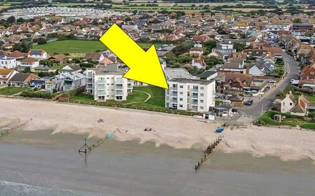 Beachfront Apartment With Panoramic Sea Views