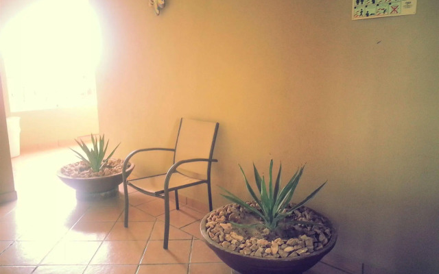 Hotel & Plaza Los Arcos