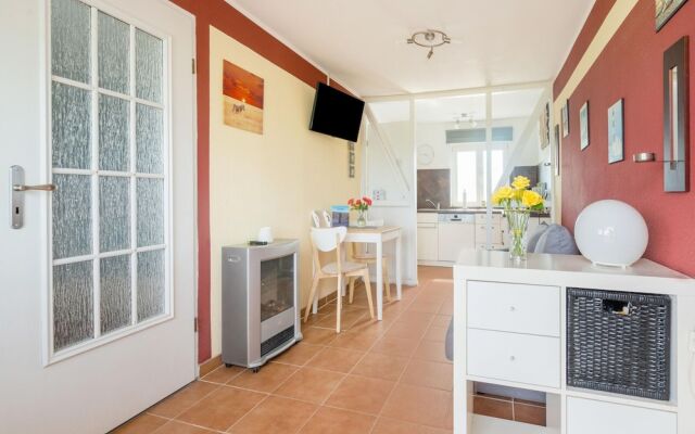 Snug Bungalow in Insel Poel Germany near Beach