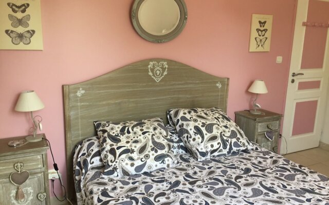 Country-style Villa With Private Pool, Walking Distance From Flayosc