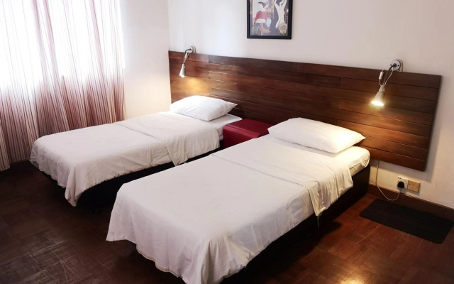 Lodge Paradize Hotel by OYO Rooms