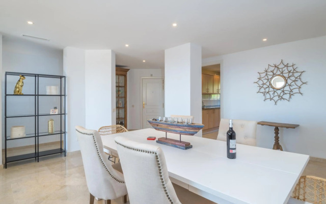 Elveria Hills excellent views