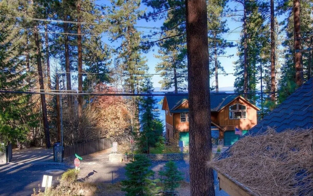 Smokey Joes 5 Bedroom Cabin by RedAwning