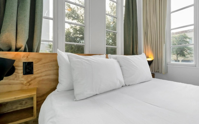 The Quisby Hotel