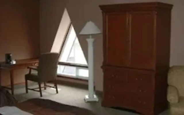 Talbot Trail Inn & Suites