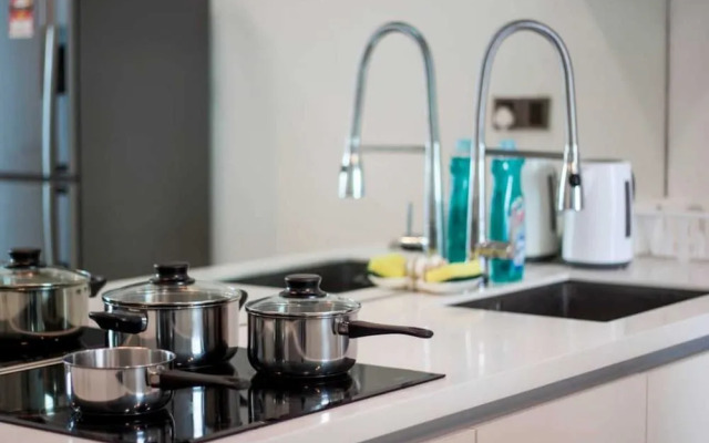 Soho Suites At Klcc By Plush