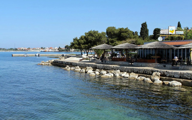 Apartments with a parking space Zadar - 18899