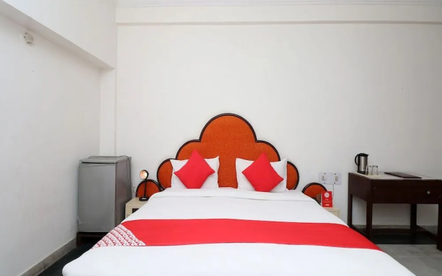 Hotel Mid Town By OYO Rooms