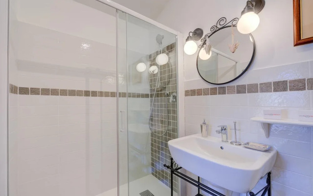 White House Ski Relax