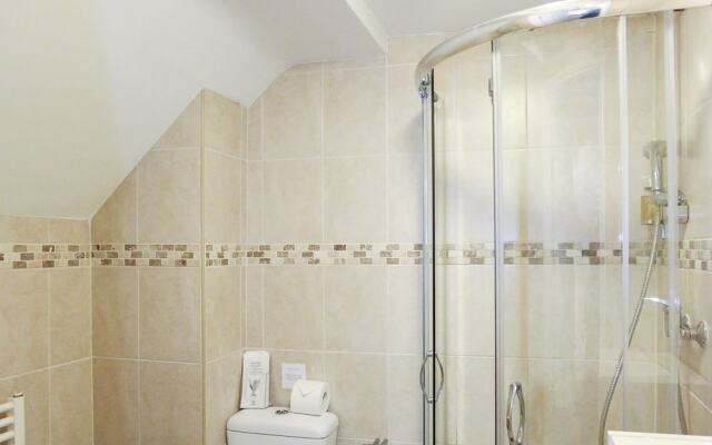Aviva Guest House