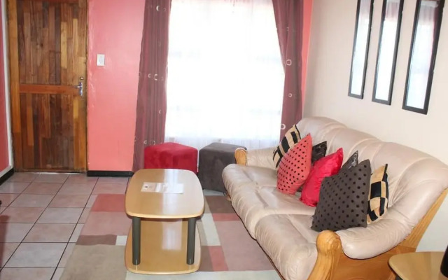 Phomolo Guest House