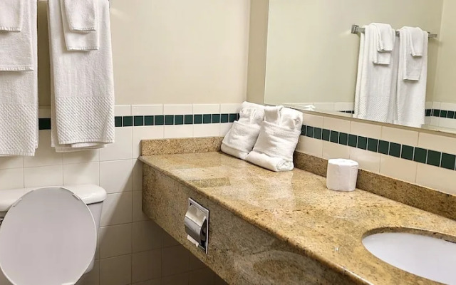 Riviera Inn and Suites 1000 Islands
