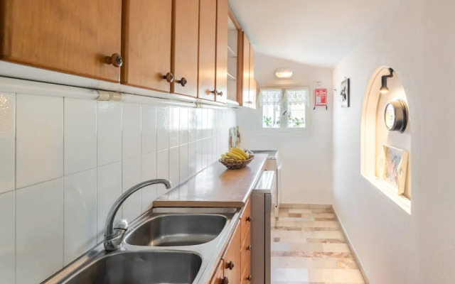 Elegant Harbour Apartment