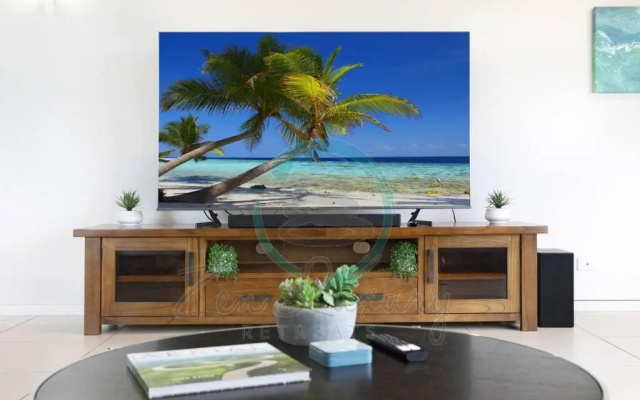ZEN LUXURY: 2-Story 4-BR Penthouse in Darwin City with Mindal Markets & Harbour Views – Guest Rooms – Darwin