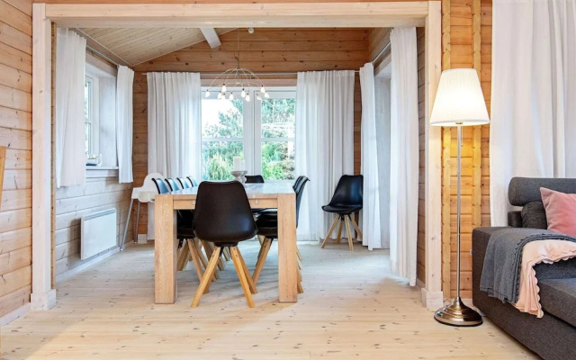 10 Person Holiday Home in Vaeggerlose