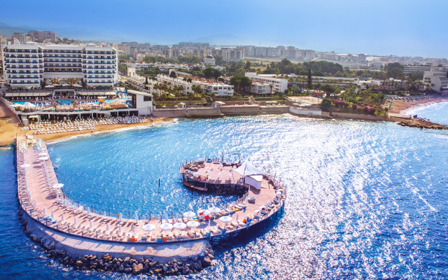 Azura Deluxe Resort & Spa - Ultra All Inclusive