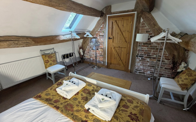 Farmhouse-sleeps 5-near Alton Towers/peak Dist