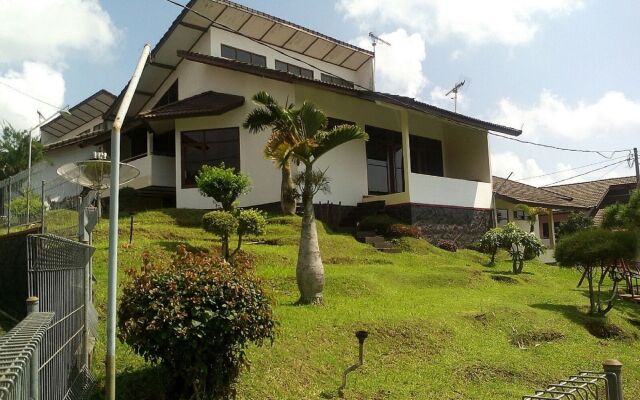 Villa Private Puncak