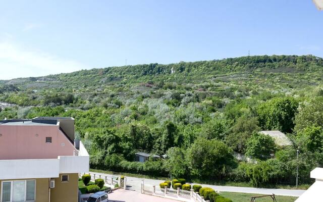 FM Luxury 1-BDR Apartment - White Lagoon in Apartcomplex Magnolia