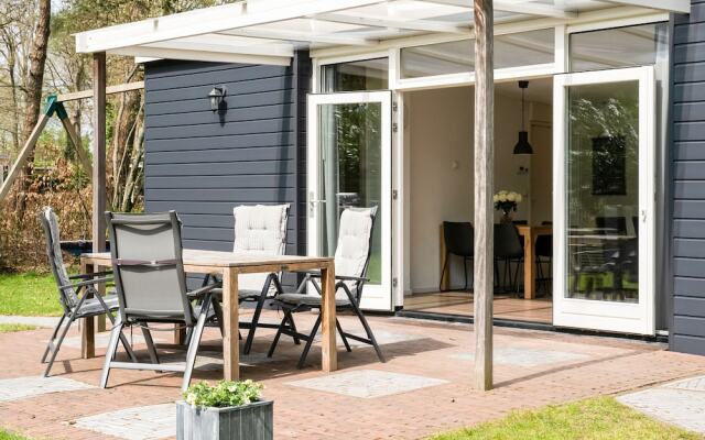 Secluded Bungalow in Laag-soeren With Garden