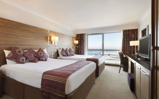 Waterfront Southport Hotel