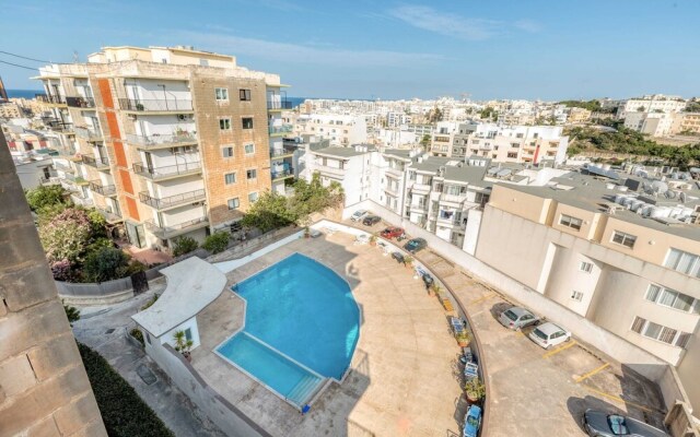 Pool Apartment