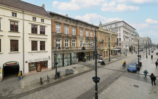 Green Apartment Piotrkowska by Renters
