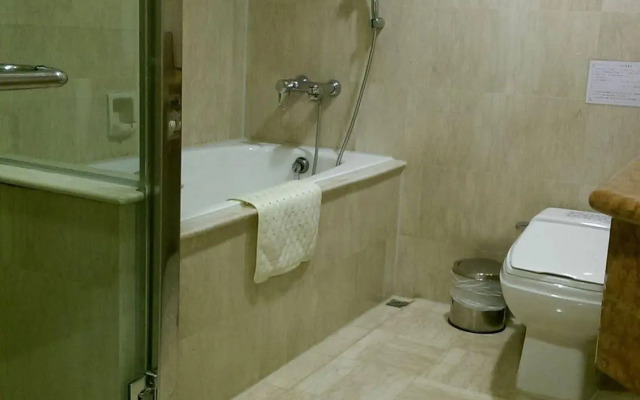 Crystal Plaza Hotel Kaohsiung