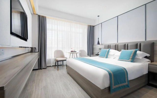 Superior Hotel (Sanya Eternal Love Duty Free City)