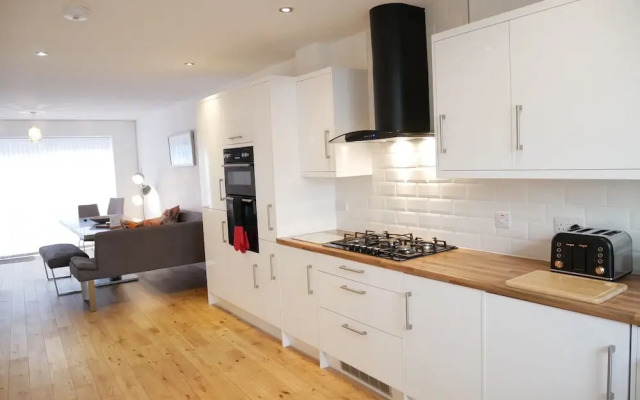 Lower Gill Gardens Penthouse