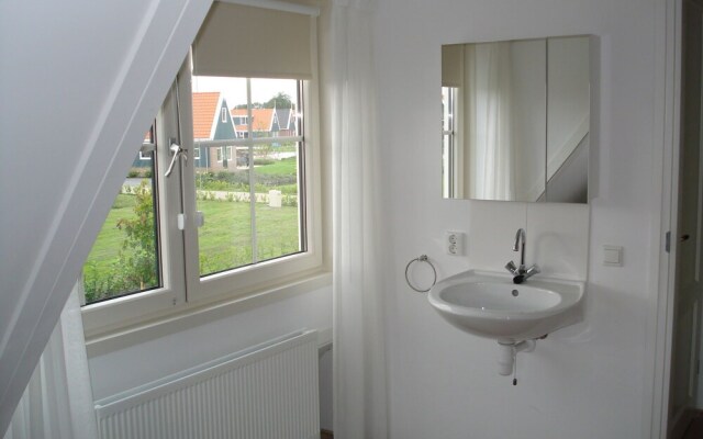 Holiday home built in Zaanse style, 15 km. from Alkmaar