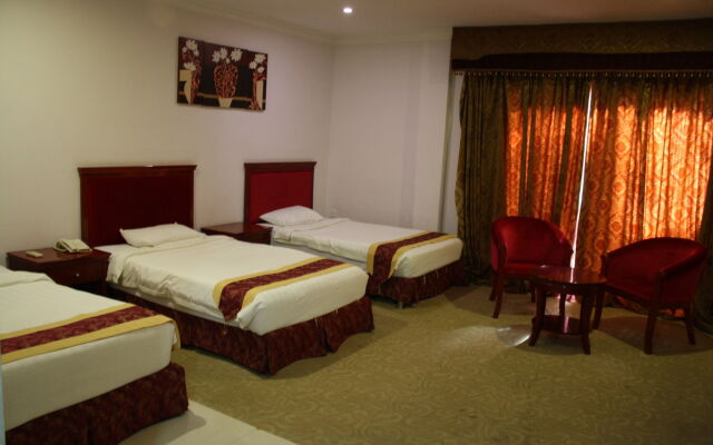 Tilko Jaffna City Hotel